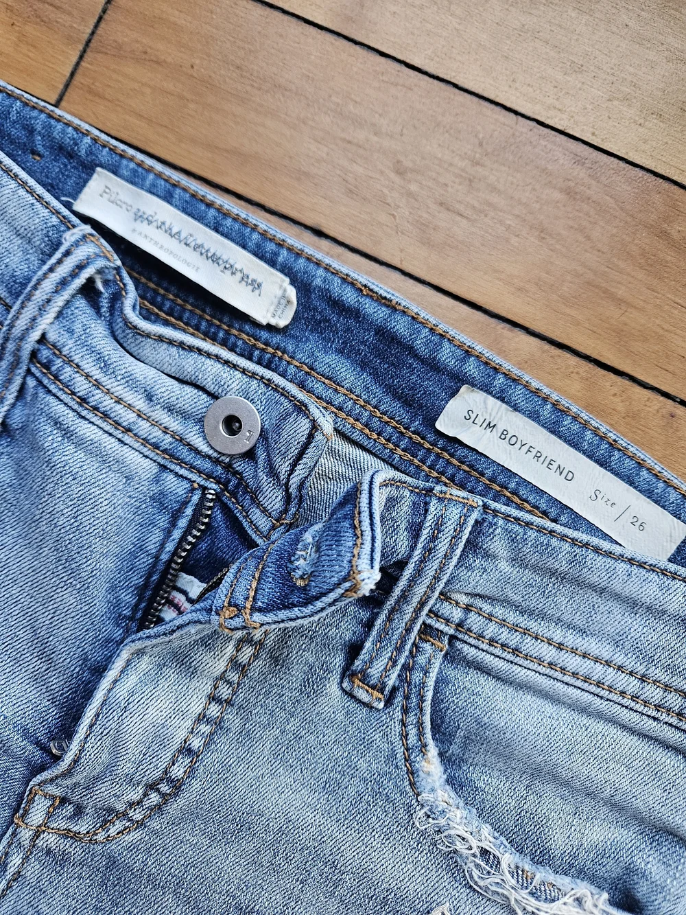 Pilcro Anthropologie Slim Boyfriend Distressed Denim Shorts Size 26 - Picture 2 of 4